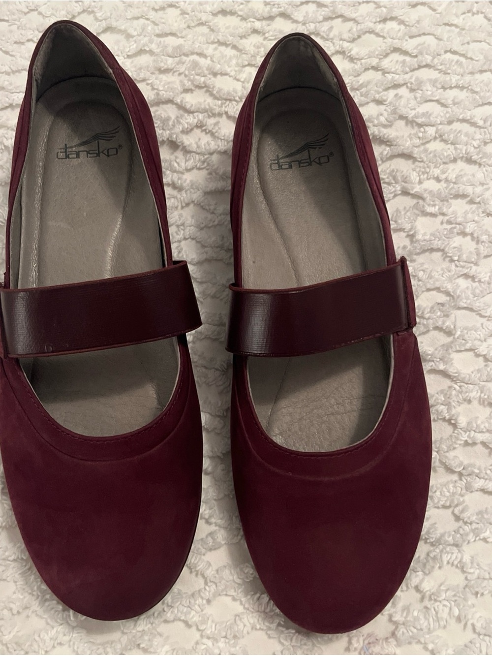 Dansko Women's Mary Jane Flats in Burgundy Suede 40 eu